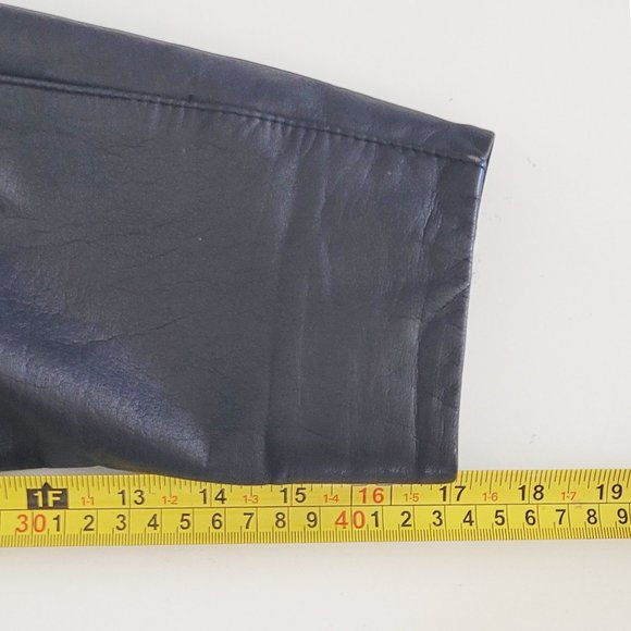 Lindzon by Bellissimo - Retro Black Leather Dress with Pointed Colar - GUC - Picture 16 of 16